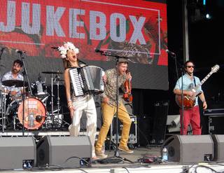 Natalia Tena feet photo thumbnail