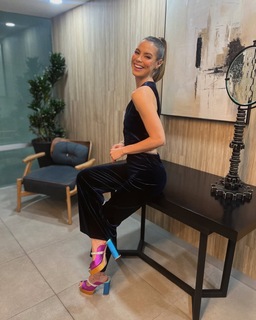 Natalia Valenzuela feet photo 3