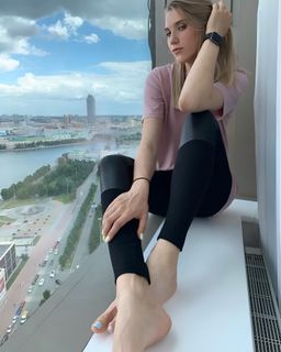 Natalia Vieru feet photo thumbnail