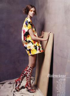 Natalia Vodianova feet photo thumbnail