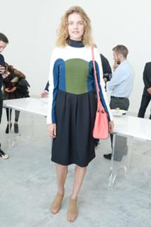 Natalia Vodianova feet photo thumbnail