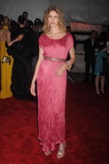 Natalia Vodianova feet photo thumbnail