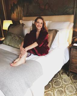 Natalia Vodianova feet photo thumbnail