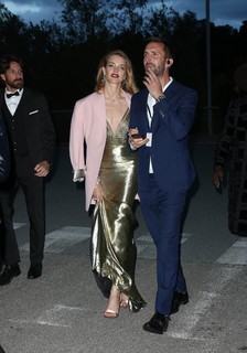 Natalia Vodianova feet photo thumbnail