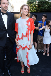 Natalia Vodianova feet photo thumbnail