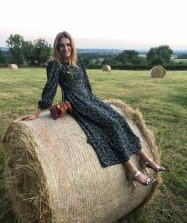 Natalia Vodianova feet photo thumbnail