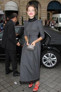 Natalia Vodianova feet photo thumbnail