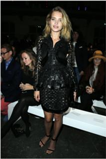 Natalia Vodianova feet photo thumbnail