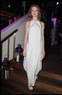 Natalia Vodianova feet photo thumbnail