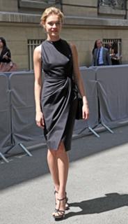 Natalia Vodianova feet photo thumbnail