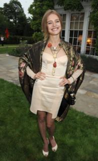 Natalia Vodianova feet photo thumbnail