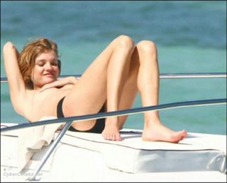 Natalia Vodianova feet photo thumbnail