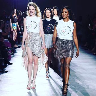 Natalia Vodianova feet photo thumbnail