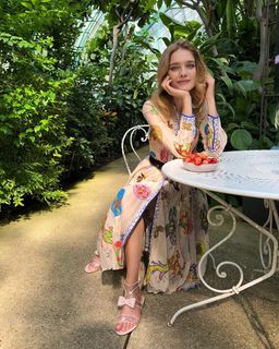 Natalia Vodianova feet photo thumbnail