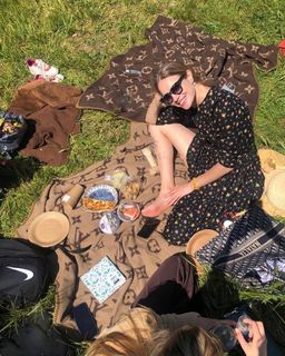 Natalia Vodianova feet photo thumbnail