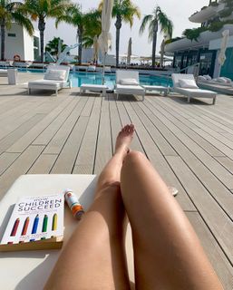 Natalia Vodianova feet photo thumbnail