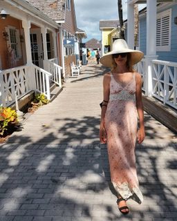 Natalia Vodianova feet photo thumbnail