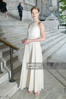 Natalia Vodianova feet photo thumbnail