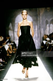 Natalia Vodianova feet photo thumbnail