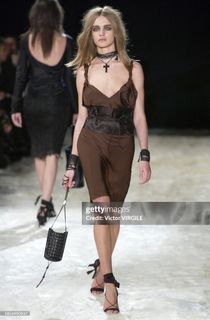 Natalia Vodianova feet photo thumbnail