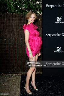 Natalia Vodianova feet photo thumbnail