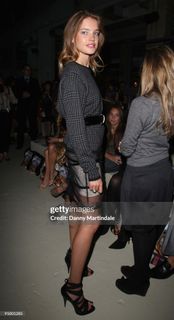 Natalia Vodianova feet photo thumbnail