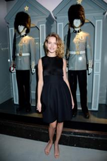 Natalia Vodianova feet photo thumbnail