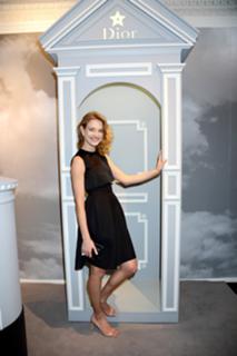 Natalia Vodianova feet photo thumbnail