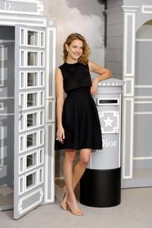 Natalia Vodianova feet photo thumbnail