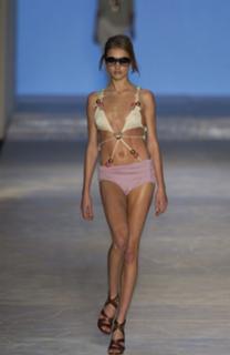 Natalia Vodianova feet photo thumbnail