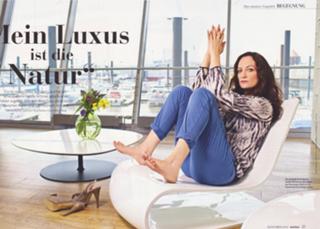 Natalia Wörner feet photo thumbnail