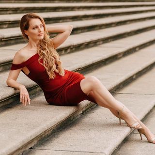 Natalie Alison feet photo 4