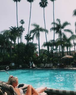 Natalie Alyn Lind feet photo thumbnail