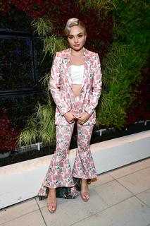 Natalie Alyn Lind feet photo thumbnail