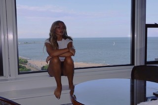 Natalie Alyn Lind feet photo thumbnail