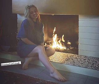 Natalie Alyn Lind feet photo thumbnail