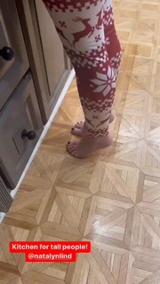 Natalie Alyn Lind feet photo thumbnail