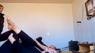 Natalie Alyn Lind feet photo thumbnail