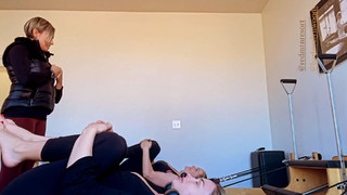 Natalie Alyn Lind feet photo thumbnail