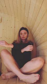 Natalie Alyn Lind feet photo thumbnail