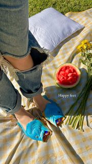 Natalie Alyn Lind feet photo thumbnail