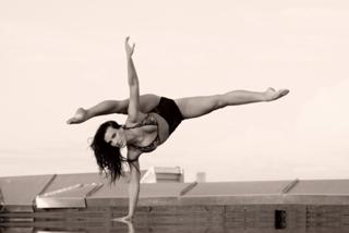 Natalie Burn feet photo 3