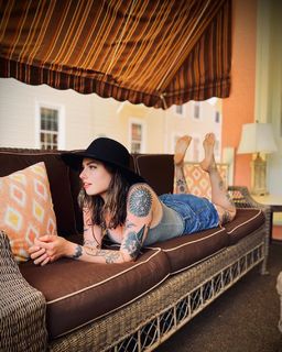 Natalie Cuomo feet photo 1