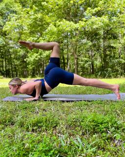 Natalie Decker feet photo 4