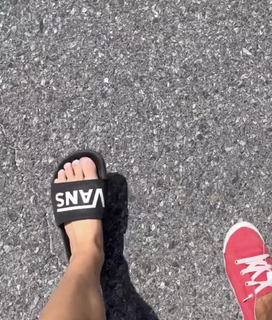 Natalie Decker feet photo 9