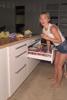 Natalie Decker feet photo 13