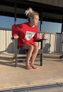 Natalie Decker feet photo 9