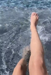 Natalie Decker feet photo 7