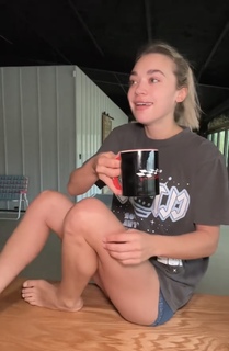 Natalie Decker feet photo 2