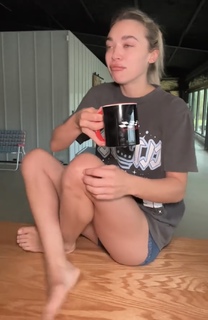 Natalie Decker feet photo 1